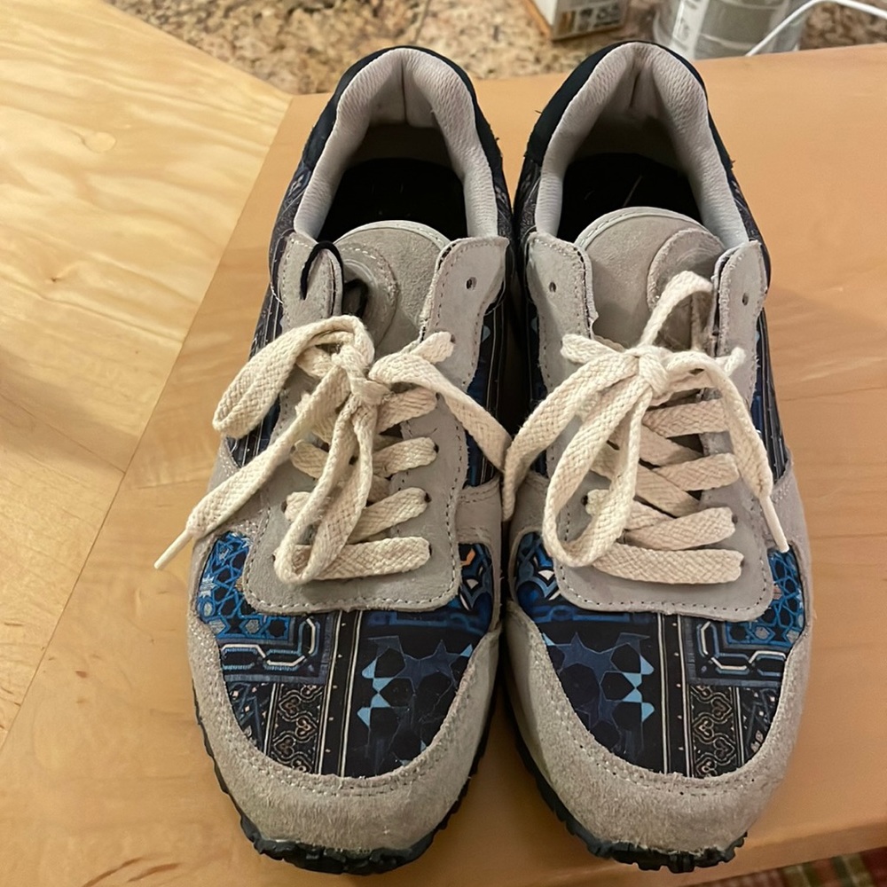 Inkkas Tennis Shoes
